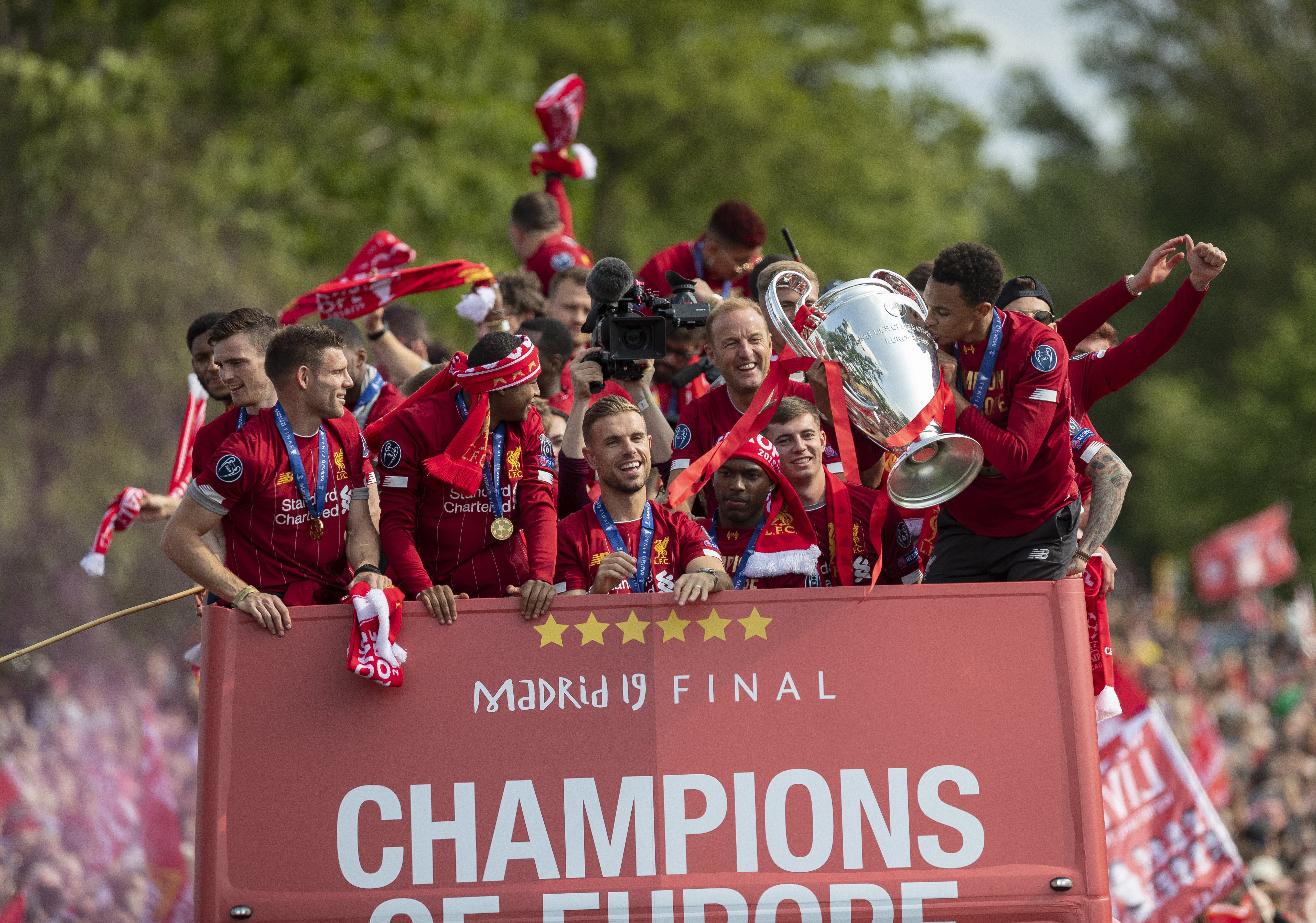 2-0，22岁皇马旧将发威：利剑出鞘，率队完胜莱万特，迎2连胜（2-0！22岁皇马旧将爆发，率队击退莱万特，豪取两连胜）