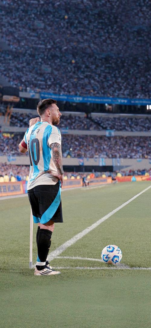 官方：沃尔夫斯堡与队长阿诺德续约至2028年（沃尔夫斯堡官宣队长阿诺德续约，合同至2028年）