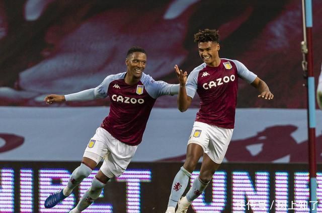 阿连德谈梅西解锁400助：真的意义非凡，非常荣幸参与其中（阿连德赞梅西达成400助攻里程碑：意义非凡，参与其中倍感荣幸）