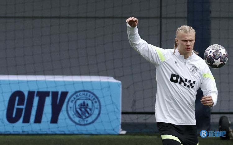 科贝记者：姆巴佩左手无名指骨折，不过能照常出战曼城（科贝电台：姆巴佩左手无名指骨折，但对阵曼城出场无碍）