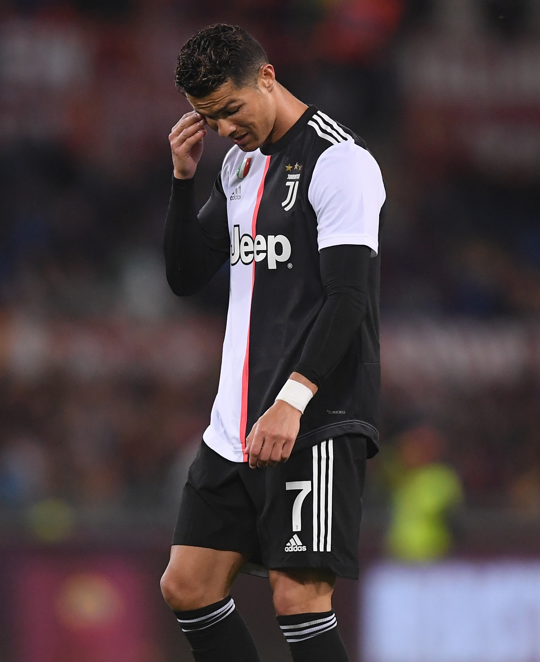 拜仁总监：确实联系过安东尼，还没有为欧冠打阿森纳而紧张（拜仁总监：已与安东尼沟通，欧冠战阿森纳暂不紧张）