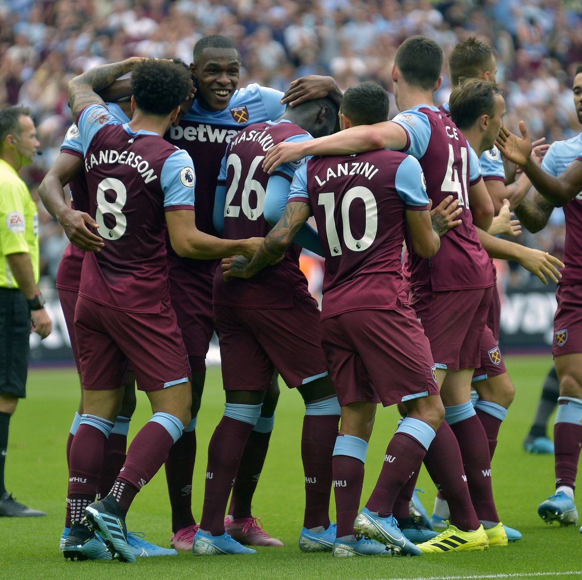 女子篮球联盟赛季焦点球员表现（女子篮球联盟本季焦点球员表现盘点）