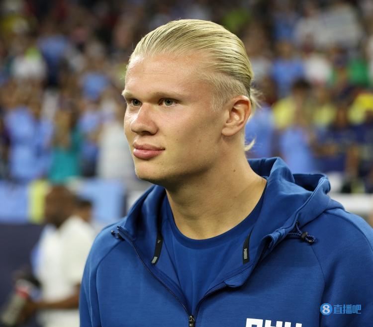 都体：尤文要求斯帕莱蒂遵守正装规定，比赛时不可以穿运动服（都体：尤文要求斯帕莱蒂比赛期间着正装，禁穿运动服）